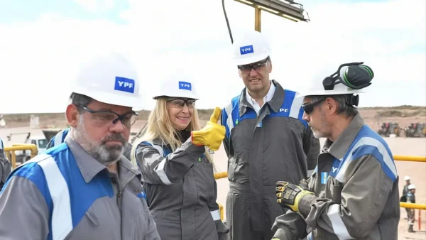 La renuncia de Adorni y su lugar en YPF: Milei debe decidir si lo sostiene en un cargo de $100 millones por mes