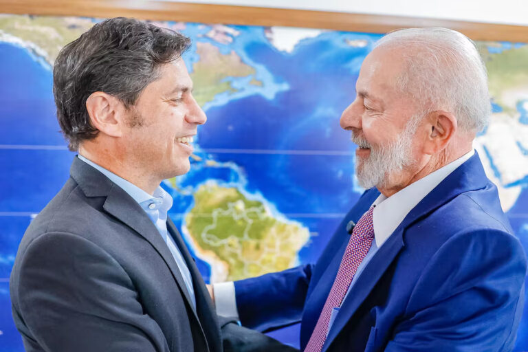 Axel Kicillof: Milei quiere convertirse en el ‘che pibe’ de Trump y Netanyahu atacando a todo el mundo
