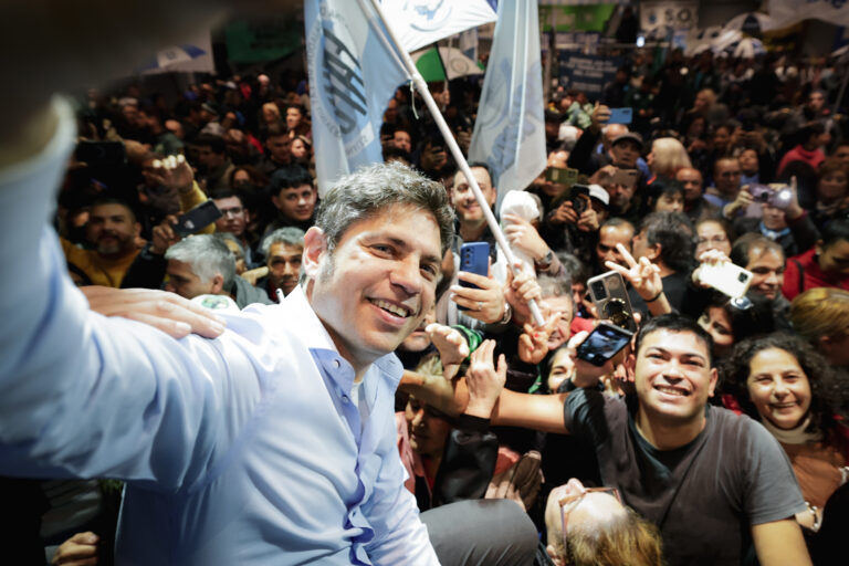 Kicillof se reunió con intendentes chaqueños, dirigentes gremiales y representantes del sector productivo local