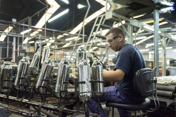 Argentina: por la desregulación es más barato comprar productos e insumos en el exterior