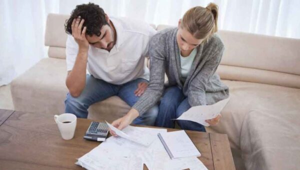 Dos de cada tres trabajadores argentinos agota su salario antes del día 20