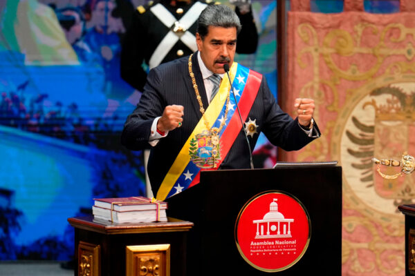 Nicolás Maduro crea comisión para impulsar reforma de la Constitución de Venezuela