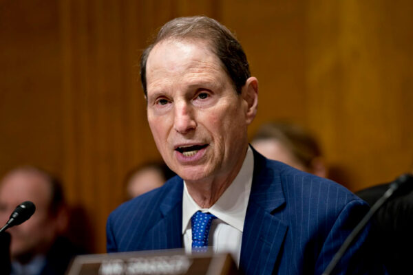 Senador demócrata presenta proyecto de ley para eliminar el bloqueo contra Cuba