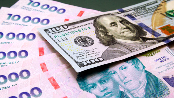 Argentina: El dólar paralelo alcanza los $1310 por primera vez desde septiembre