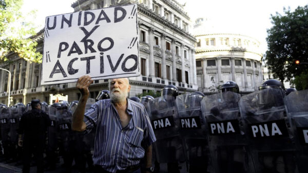 Sindicatos argentinos ratifican huelga general y apoyo a protesta de jubilados