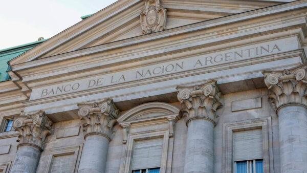 El Banco de la Nación Argentina cierra de 60 sucursales como parte del “plan motosierra” de Milei