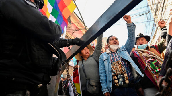 Seguidores de Evo Morales y otros sectores realizan bloqueos y exigen renuncia de Luis Arce