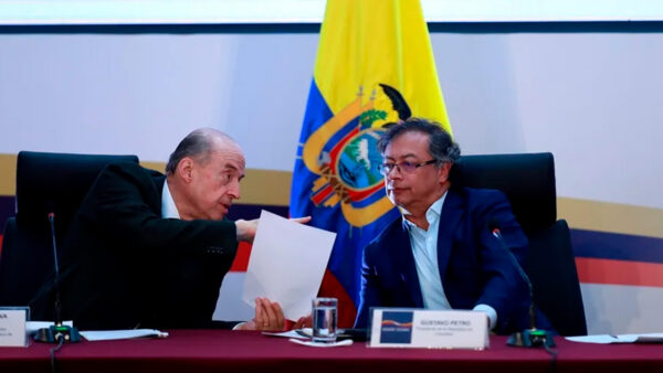 Excanciller de Colombia buscó ayuda de EEUU para sacar a Petro del poder