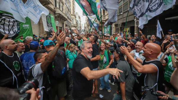 Trabajadores públicos argentinos frenan decreto “antihuelga” de Milei
