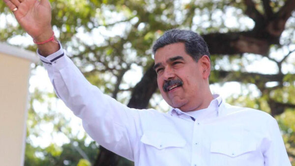 «No se deje envenenar más contra Venezuela», dice Maduro a Trump