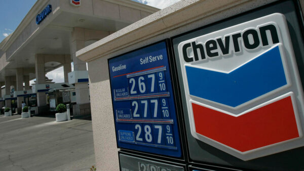 Maduro confirma que Chevron recibió licencia para volver a operar en Venezuela