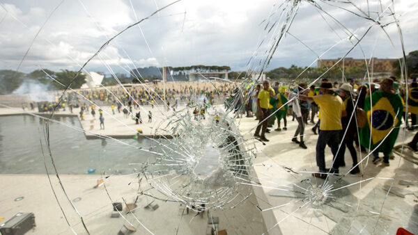 Brasil pide la extradición de 61 condenados por actos golpistas en 2023