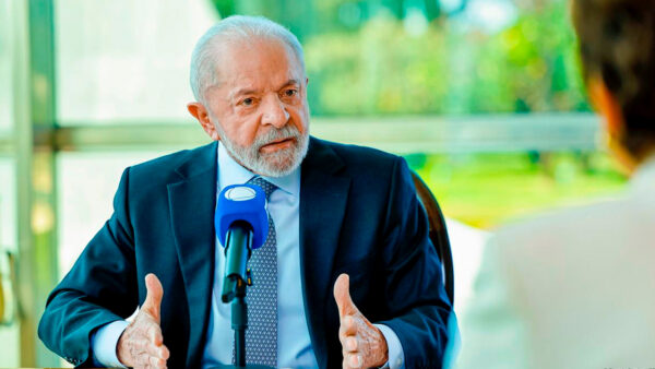 Lula lanza plan de apoyo a exportadores brasileños frente aranceles impuestos por EEUU