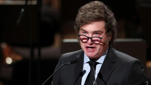 Milei autoriza vender acciones de hidroeléctricas y avanza la privatización de empresas estatales