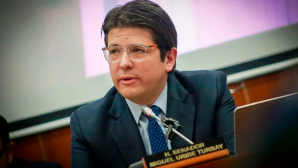 Muere el precandidato presidencial colombiano Miguel Uribe Turbay tras ser herido en un atentado en junio