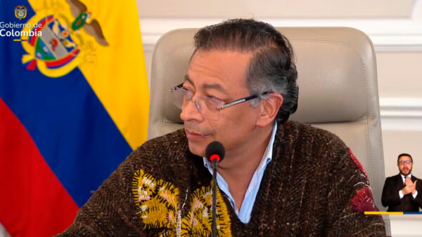 Petro afirma que una operación de EEUU contra Venezuela sería otra Siria