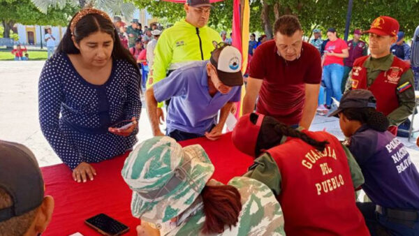 Venezuela inicia proceso voluntario de alistamiento militar en rechazo a las agresiones de EEUU