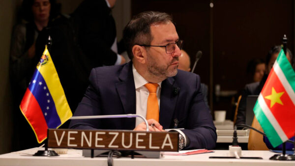 Venezuela: «EEUU pretende que tomemos decisiones con una pistola en la cabeza»