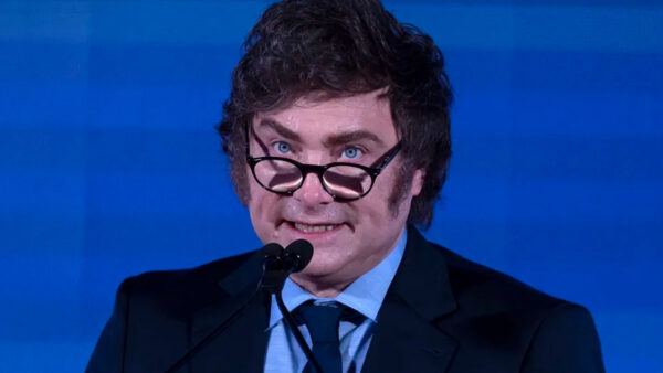 Milei cancela su viaje a España y la asistencia al evento ultraderechista de Vox tras la derrota electoral