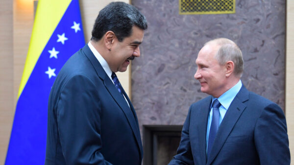 Rusia ratifica su apoyo a Venezuela ante las nuevas amenazas militares de EEUU