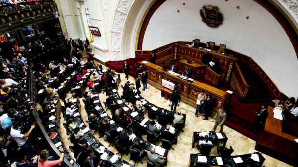 Venezuela aprueba tratado de asociación estratégica con Rusia