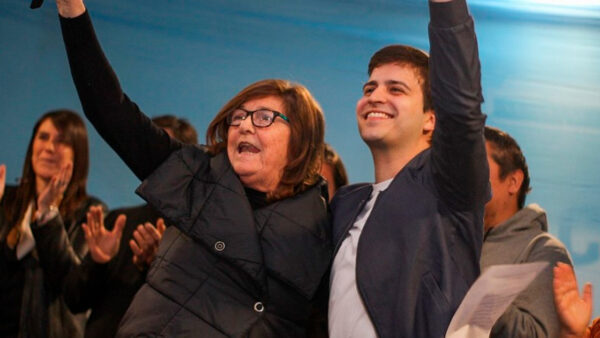 El candidato más joven de la provincia de Buenos Aires bate récord de la mano de su mentora