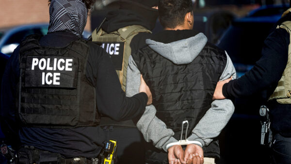 Grupos latinos exigen que Trump rinda cuentas por sus acciones contra los migrantes