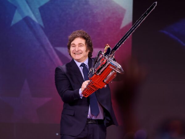 Un gobierno en ofensiva completa