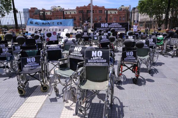 La Justicia exige al Gobierno de Milei ejecutar la ley de emergencia en discapacidad