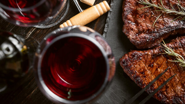 Argentina de Milei con el peor registro: caída histórica en el consumo de carne y vino