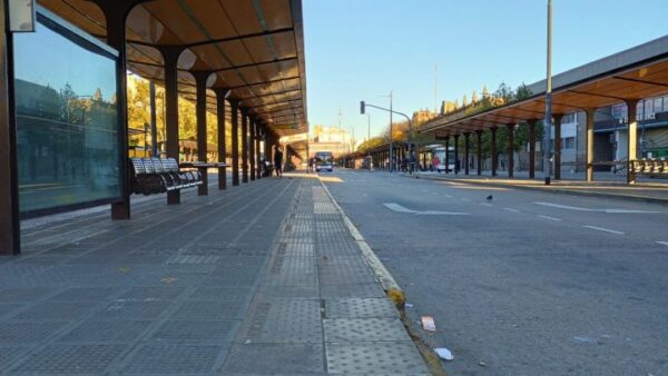 “El país está paralizado” por la huelga general contra la reforma laboral de Milei