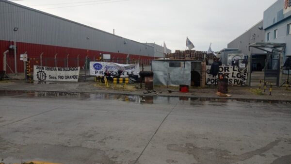 Trabajadores argentinos toman una fábrica de aires acondicionados en Tierra del Fuego