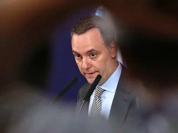 El 70% de los argentinos cree que el Jefe de Gabinete de Milei, Manuel Adorni, es corrupto