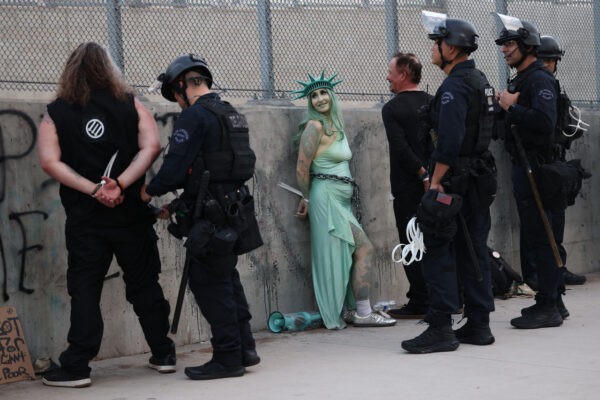 Más de 80 detenidos en las protestas contra Trump en Los Ángeles, Denver, Portland y Dallas