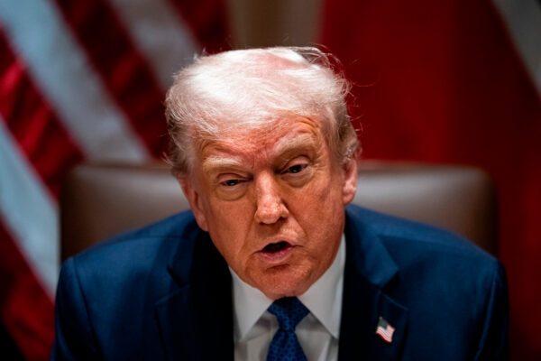 Trump en caída libre: se desploma su imagen por la guerra y su impacto en la economía