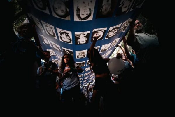 Milei paraliza la búsqueda de bebés robados en la dictadura