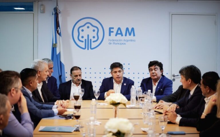 Kicillof y Quintela se reunieron con más de un centenar de intendentes que reclamaron a Nación por obras