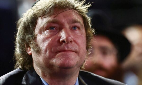 La imagen de Milei cayó 13 puntos desde enero y sumó un rechazo del 63%