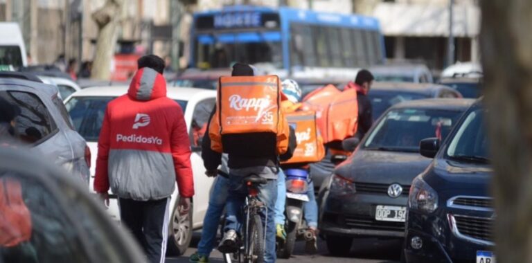 Fallo histórico: la Justicia reconoce relación de dependencia en repartidores de apps