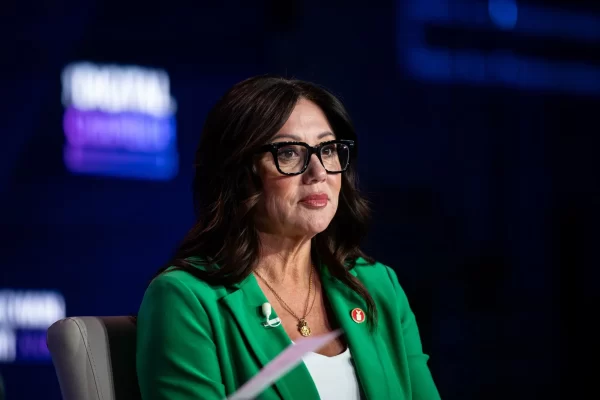 La secretaria de Trabajo de Trump renuncia a su cargo denunciada por el uso personal de vuelos oficiales