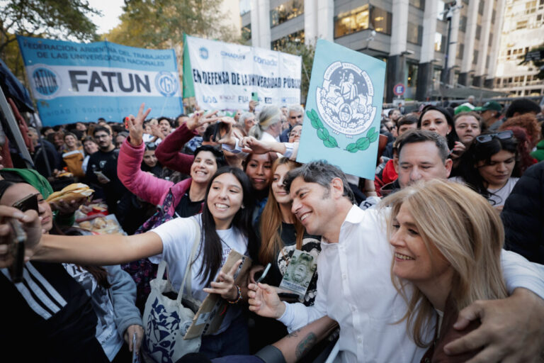 Kicillof en la Marcha Universitaria: “El Gobierno está empecinado en destruir el futuro del país”