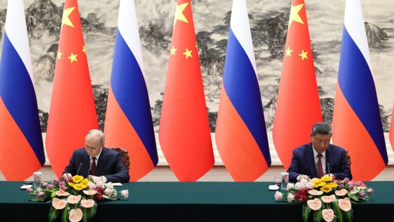 China y Rusia condenan militarización del Ártico por EEUU y sus aliados y llaman a preservar la paz en la región