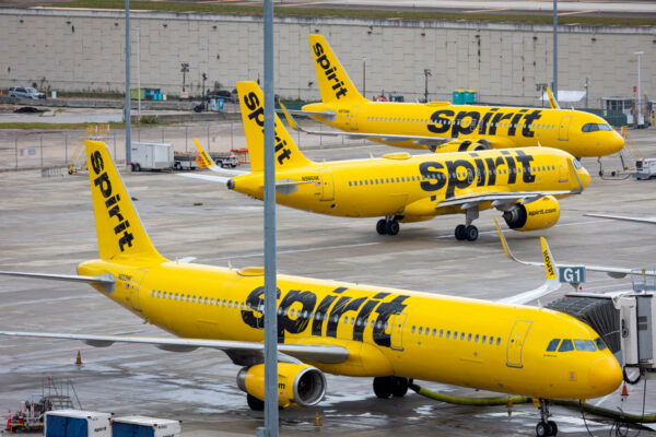 La guerra de Trump contra Irán cobra su primera aerolínea y es de EEUU
