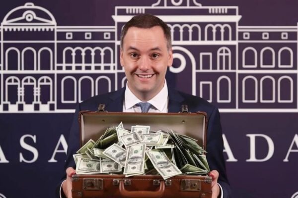 Adorni pagó U$D 21.000 en efectivo por el alquiler de una casa en el country Indio Cuá