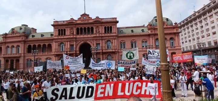Milei deja en estado crítico al sistema de salud por el abandono planificado