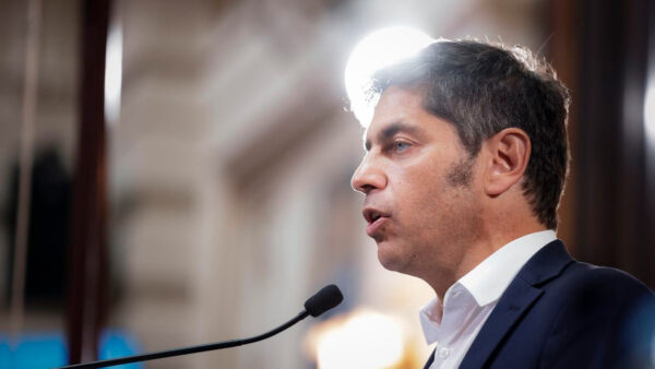 Kicillof: se cumple un año de la “enorme infamia” que es la condena a Cristina Kirchner