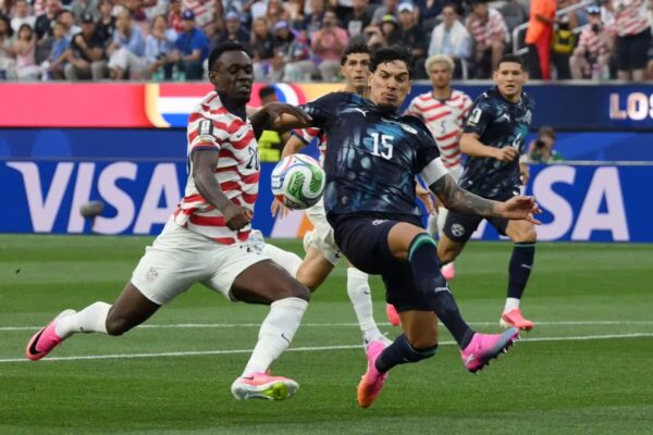 La selección de EEUU fue muy superior y venció a Paraguay 4-1 en Los Ángeles