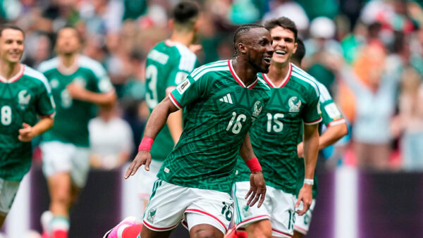 México rompe la maldición: gana 2-0 a Sudáfrica en el partido inaugural del Mundial