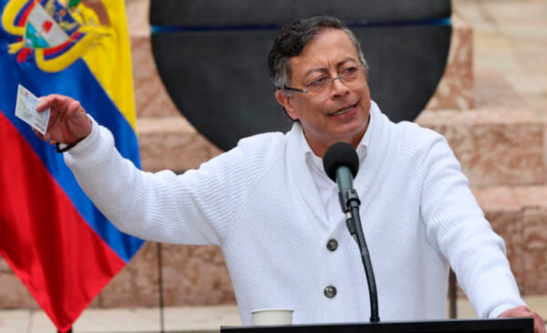 Petro acusa a EEUU de aliarse con narcotraficantes en Colombia tras apoyo de Trump a De la Espriella