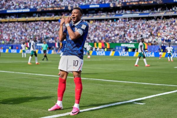 Mbappé brilló y Francia le ganó a Senegal 3 a 1